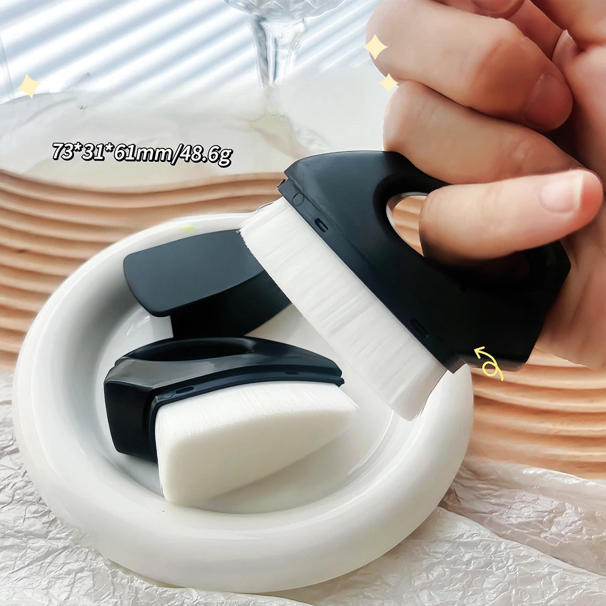 Professional Nail Art Dust Brush – Triangular with Cover & Finger Buckle, Dust Cleaning Manicure Tool