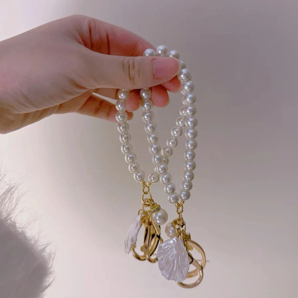 Cute Pearl Keychain – Shiny Pearl Bead Shell Pendant for Bags, Phones, Backpacks, and Car Keys