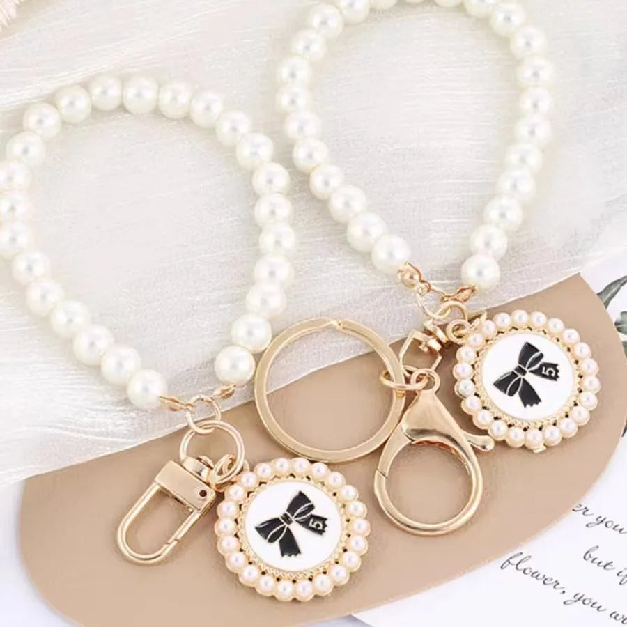 Cute Pearl Keychain – Shiny Pearl Bead Shell Pendant for Bags, Phones, Backpacks, and Car Keys