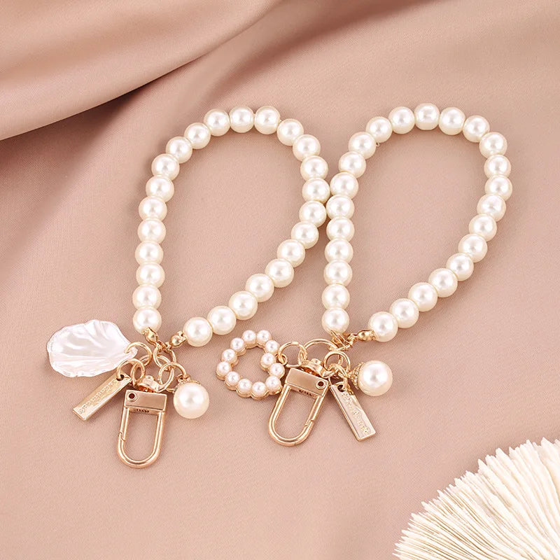 Cute Pearl Keychain – Shiny Pearl Bead Shell Pendant for Bags, Phones, Backpacks, and Car Keys