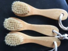 Wooden Bath Brush – Dry and Wet Exfoliating Brush with Airbag Massager and Pig Bristle Scrubber