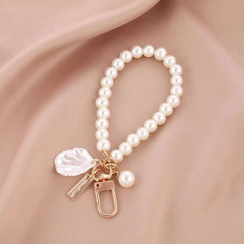Cute Pearl Keychain – Shiny Pearl Bead Shell Pendant for Bags, Phones, Backpacks, and Car Keys